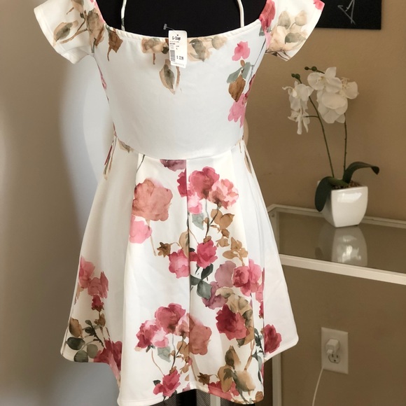 Floral Dress - Picture 4 of 5